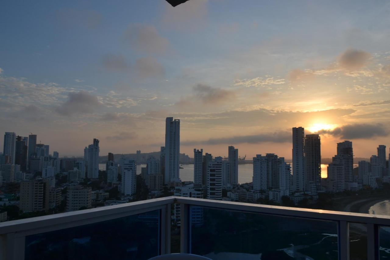Lago Y Mar Apartamentos Cartagena Ngoại thất bức ảnh