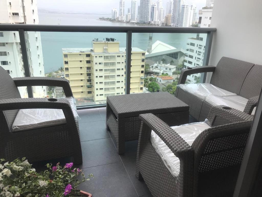 Lago Y Mar Apartamentos Cartagena Ngoại thất bức ảnh